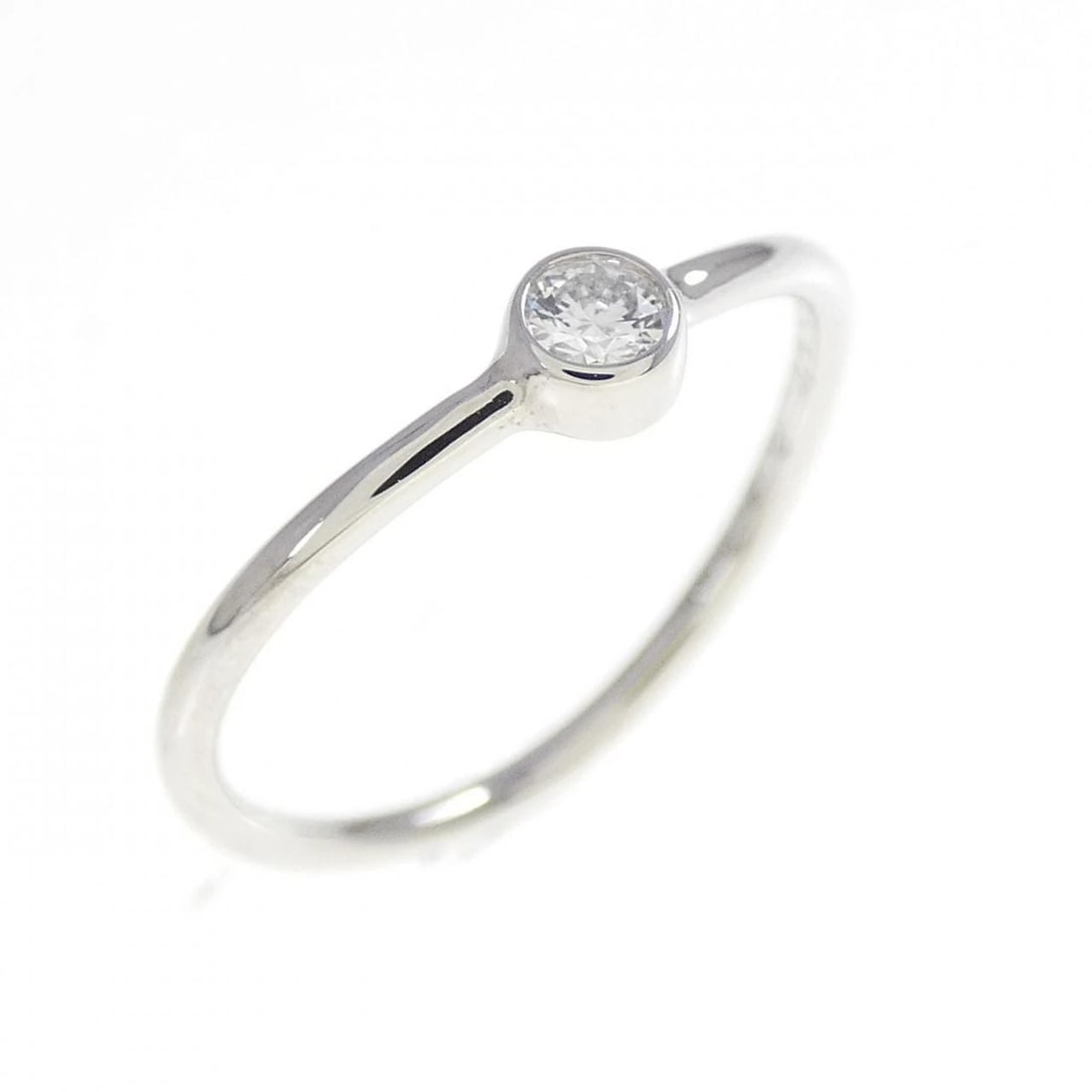 TIFFANY & CO. WAVE SINGLE ROW RING: TIFFANY & Co. Wave Single Row Ring Brand: TIFFANY&Co. Type/Style: TIFFANY & Co. Ring Material: Platinum950, Main Stone Natural Color: Platinum Size: US 4 Accessories: None Accessories Notice: When