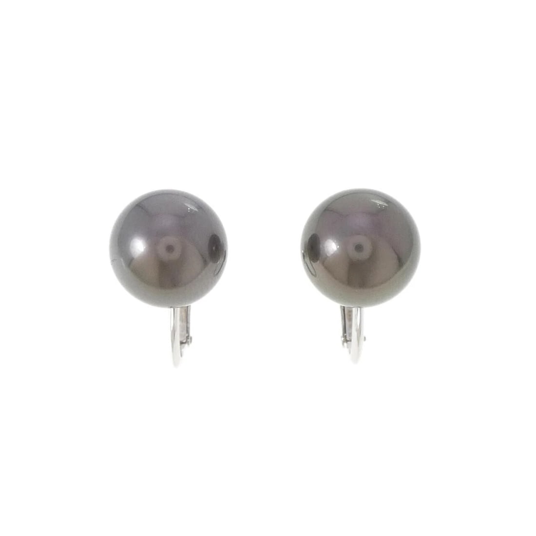 TASAKI BLACK PEARL EARRING: TASAKI Black Pearl Earring Brand: TASAKI Type/Style: Tasaki Pierce/Earring Material: K18 white gold, Main Stone Black Pearl Color: White Gold Size: Actual Size Diameteraround: 10.4mm Accessories: