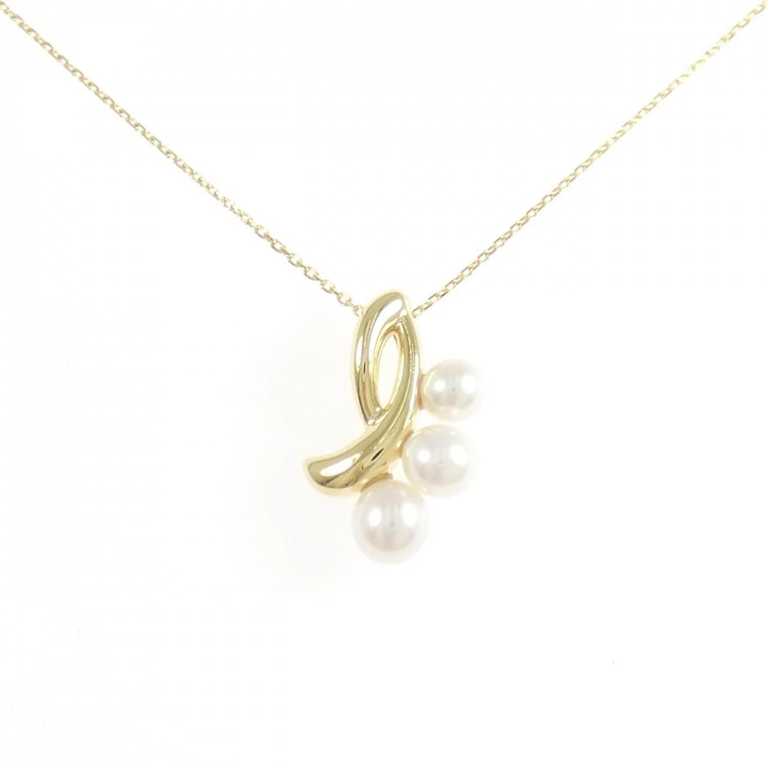 TASAKI FRESHWATER PEARL NECKLACE: Tasaki Freshwater Pearl Necklace Brand: TASAKI Type/Style: Tasaki Necklace Material: K18 yellow gold, Main Stone Freshwater Pearl Color: yellow gold Size: Length 40cm Actual Size Pendant Length