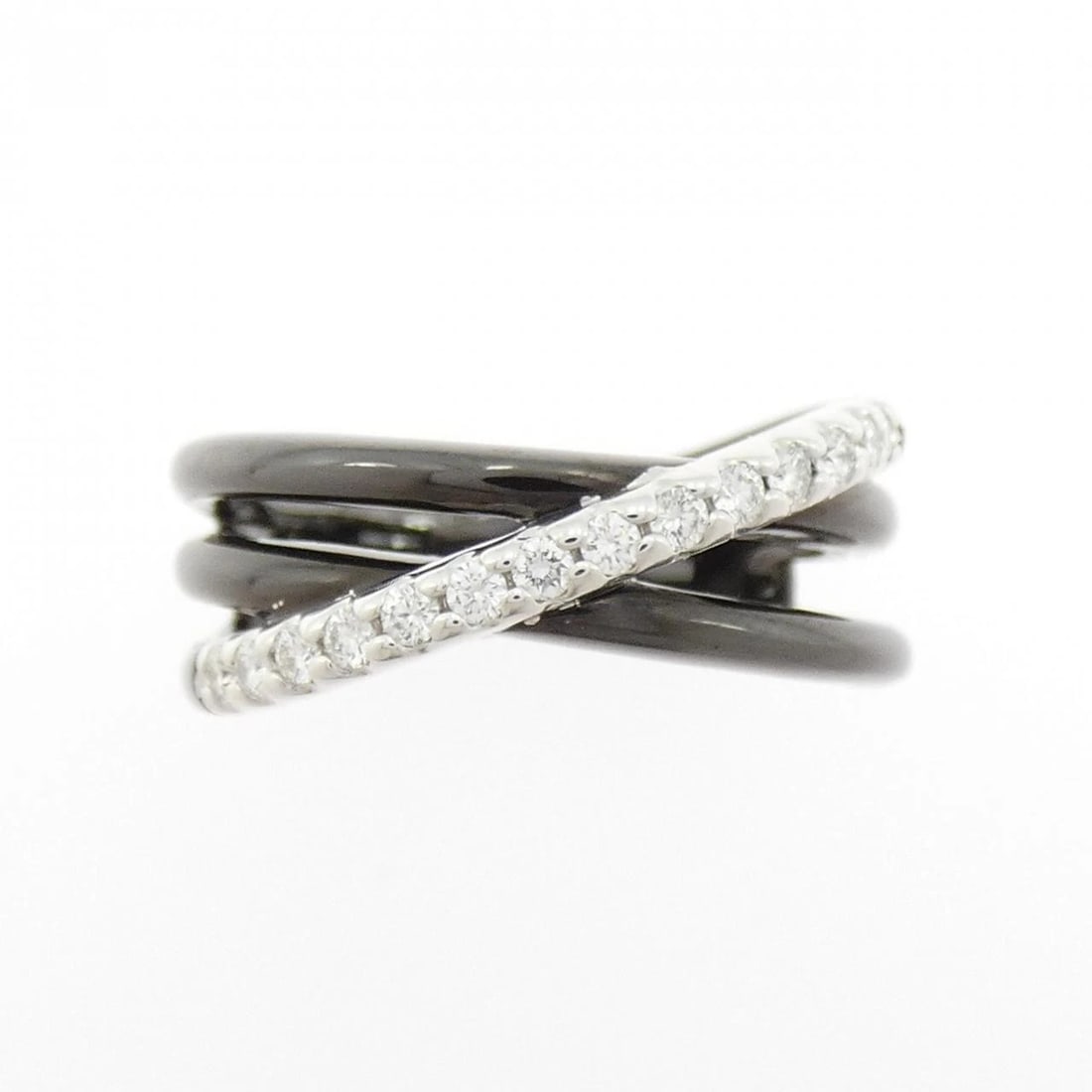 TASAKI DIAMOND RING: Tasaki Diamond Ring Brand: TASAKI Type/Style: Tasaki Ring Material: 18K white gold/18K black gold, Main Stone Natural Color: WG,BG Size: US 6 1/4 Accessories: None Accessories Notice: When purchasing
