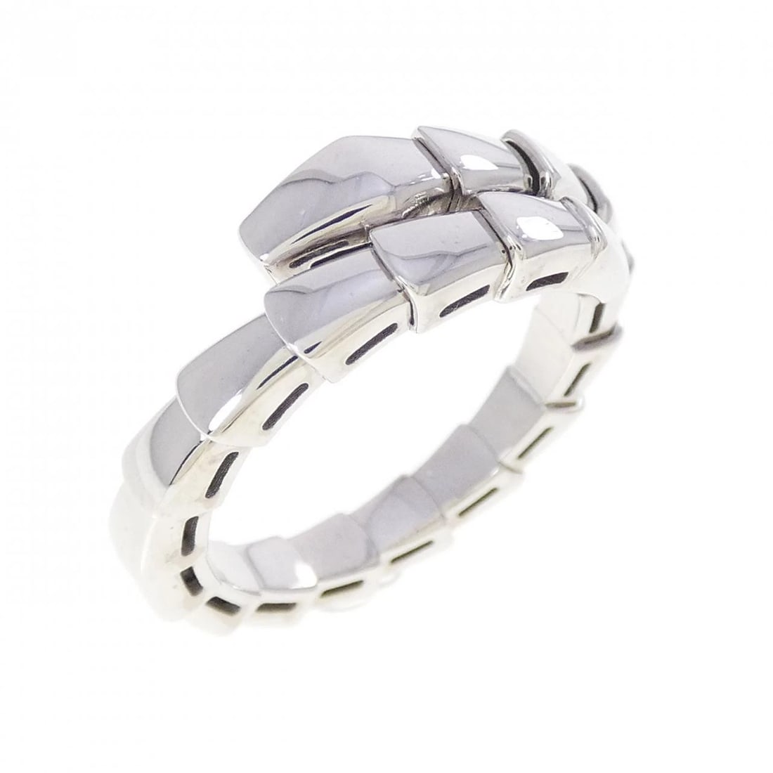 BVLGARI SERPENTI VIPER RING: Bvlgari Serpenti Viper Ring Brand: BVLGARI Type/Style: Bulgari Ring Material: 750 white gold, Color: White Gold Size: US 7 3/4(XL) Accessories: None Accessories Notice: When purchasing pre