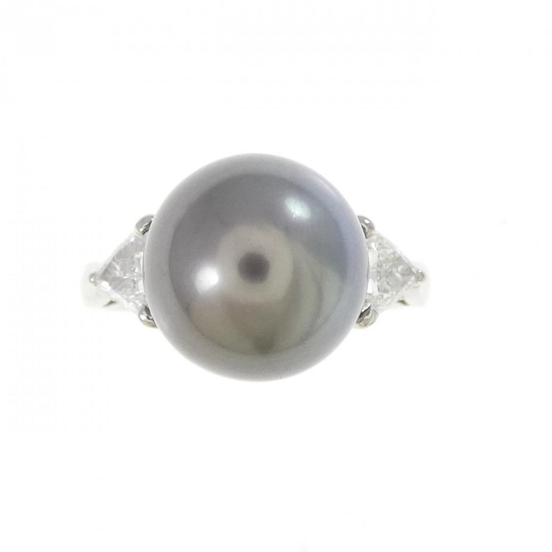 MIKIMOTO BLACK PEARL RING: Mikimoto Black pearl ring Brand: MIKIMOTO Type/Style: Mikimoto Ring Material: Platinum950, Main Stone Black Pearl Color: Silver Size: US 5 1/2 Accessories: None Accessories Notice: When purchasing