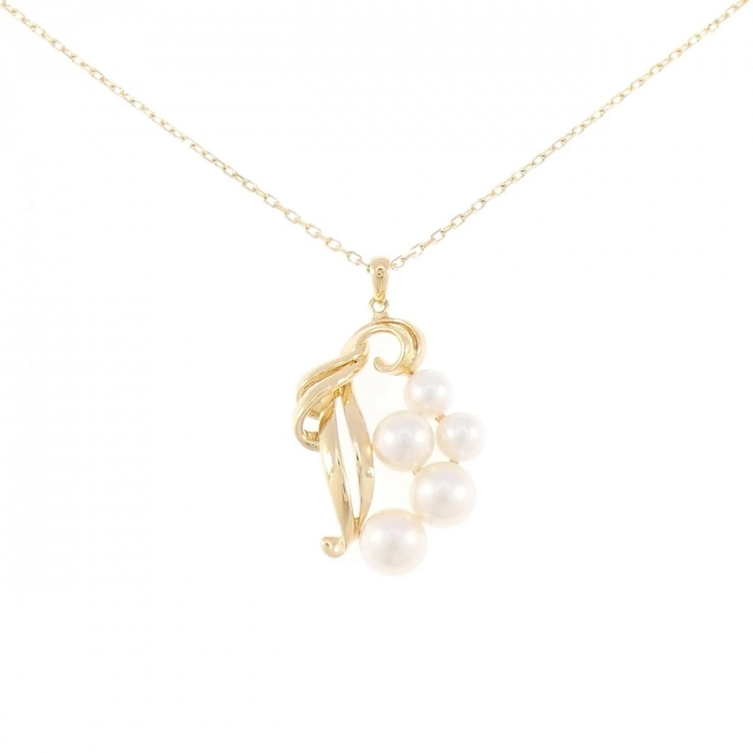 MIKIMOTO AKOYA PEARL NECKLACE: Mikimoto Akoya Pearl Necklace Brand: MIKIMOTO Type/Style: Mikimoto Necklace Material: K18 yellow gold, Main Stone Akoya Pearl Color: Yellow gold Size: Length 40cm Actual Size Pendant Length approx. x