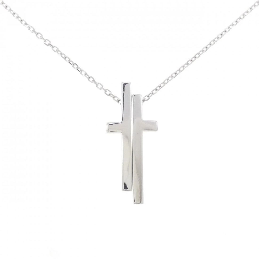 GUCCI SEPARATE CROSS NECKLACE: Gucci Separate Cross Necklace Brand: GUCCI Type/Style: Gucci Necklace Material: 750 white gold, Color: White Gold Size: Length 40-48cm Actual Size Pendant Length approx. x width approx.: 29.1mmx12.3mm