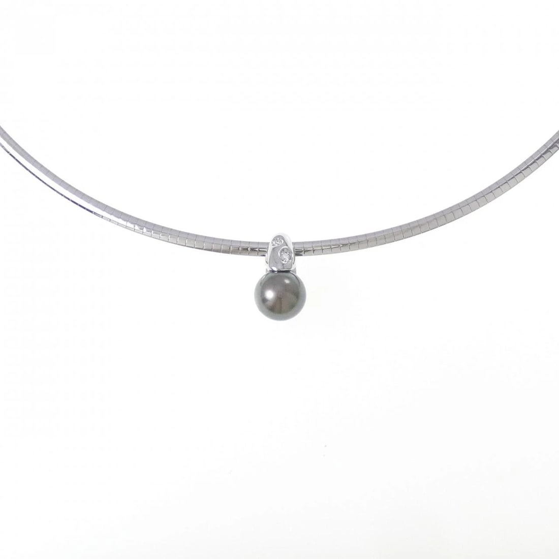MIKIMOTO NECKLACE: Mikimoto Necklace Brand: MIKIMOTO Type/Style: Mikimoto Necklace Material: K18 white gold, Main Stone Black Pearl Color: white gold Size: Length 40cm Actual Size Pendant Length approx. x width