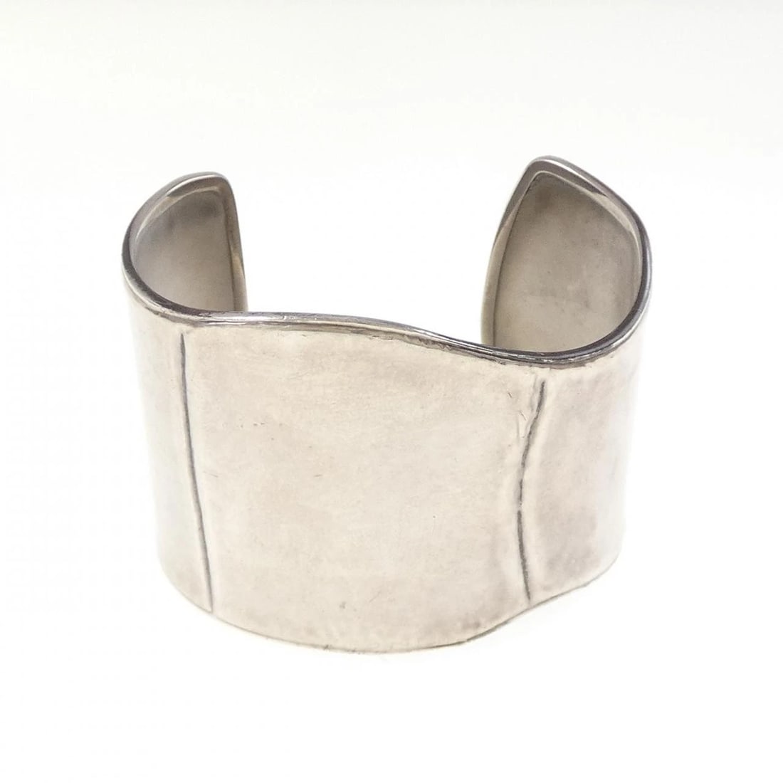 HERMES 925 BANGLE: Hermes 925 Bangle Brand: HERMES Type/Style: Hermes Bracelet Material: 925Silver, Color: Silver Size: 16cm (ST) Actual Size Max width approx.: 52.1mm Accessories: None Accessories Notice: When