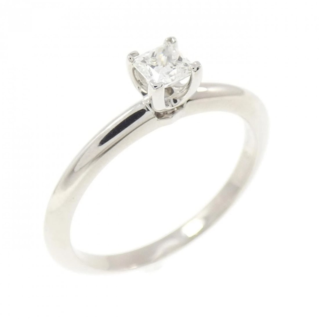 TIFFANY&CO. PRINCESS RING: TIFFANY&Co. Princess Ring Brand: TIFFANY&Co. Type/Style: TIFFANY & Co. Ring Material: Platinum950, Main Stone Natural Color: Silver Size: US 5 3/4 Accessories: None Accessories Notice: When
