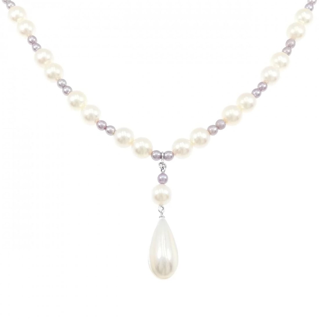 TASAKI PEARL NECKLACE: Tasaki Pearl Necklace Brand: TASAKI Type/Style: Tasaki Necklace Material: K18 white gold, Main Stone Akoya Pearls / Freshwater Pearls / Mabe Pearls Color: White gold Size: Length 43cm Actual Size