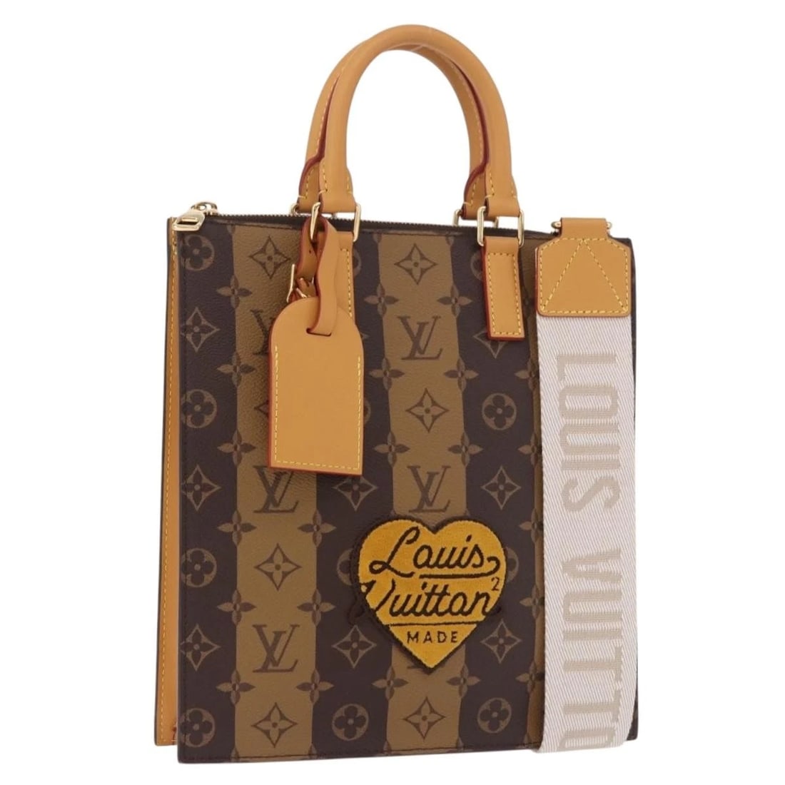 LOUIS VUITTON NIGO SQUARED SAC PLAT MESSENGER HAND BAG: LOUIS VUITTON NIGO Squared Sac Plat Messenger Hand Bag Brand: LOUIS VUITTON Type/Style: Hand Bag Material: Monogram Canvas Color: Monogram Reverse Size: Size(Inch) W10.0 x H11.0 x D2.2inch(Approx)