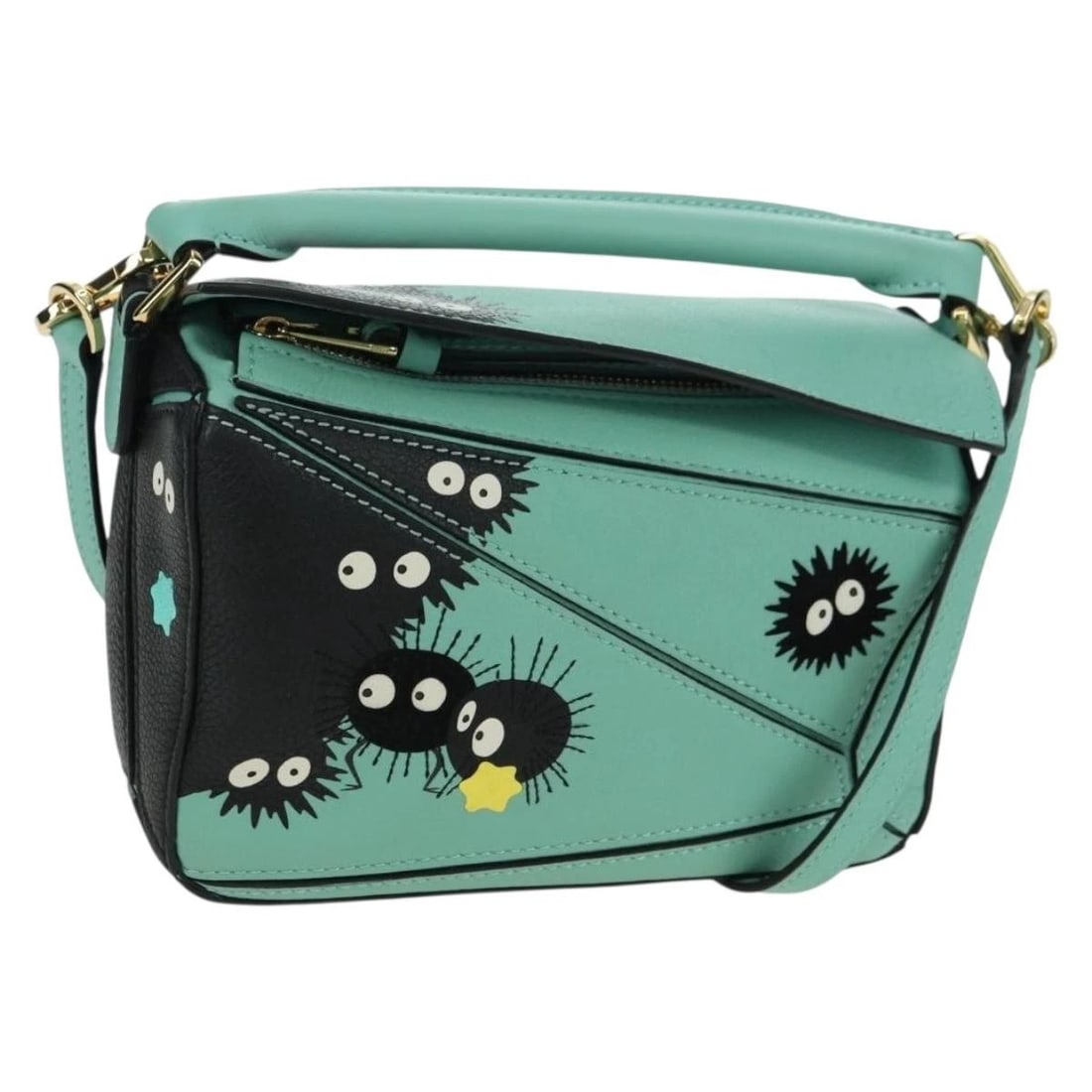 LOEWE ? GHIBLI SPIRITED AWAY SOOT SPRITES PUZZLE MINI 2WAY GREEN: LOEWE ? Ghibli Spirited Away Soot Sprites Puzzle Mini 2way Green Brand: LOEWE Type/Style: Hand Bag Material: Leather Color: Mint Green/Gold Size: Size(Inch)W6.7 x H3.9 x D2.8inch(Approx)Handle Drop:1.