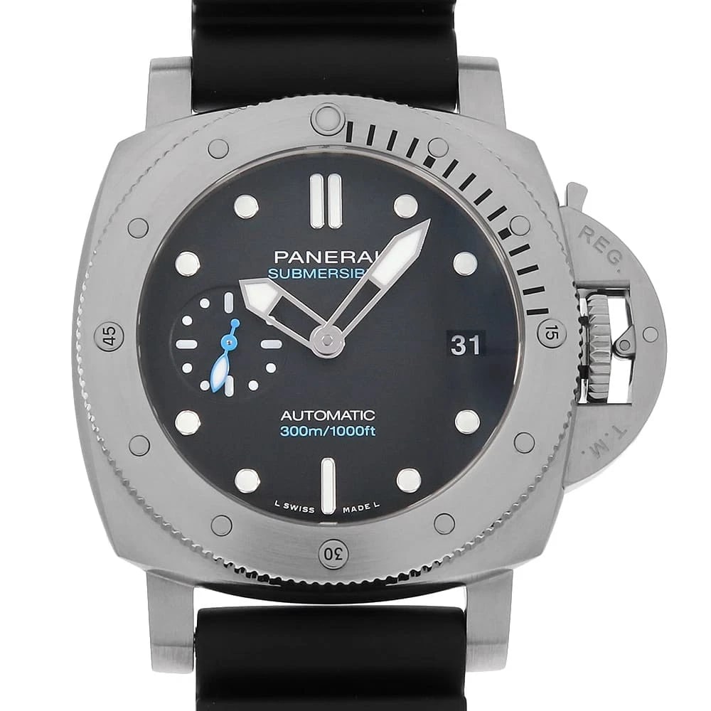 PANERAI SUBMERSIBLE WATCH: PANERAI Submersible Brand: PANERAI Type/Style: Wrist watch Material: Band Material rubber, Case Material Stainless Steel Color: Dial Color Black Size: Case Size Case:W42mm Accessories: None