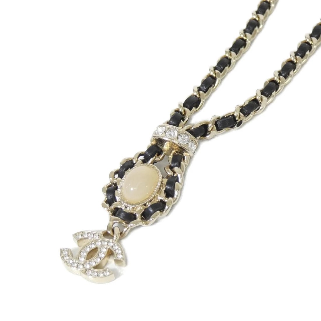 CHANEL AB6719 NECKLACE: Chanel AB6719 Necklace Brand: CHANEL Type/Style: Chanel Necklace Material: Ram, Color: GOLD Metal Size: Length : 43-50cm cm Top Width x Height: 2cm cm x 4.3cm cm Accessories: None Accessories Notice: