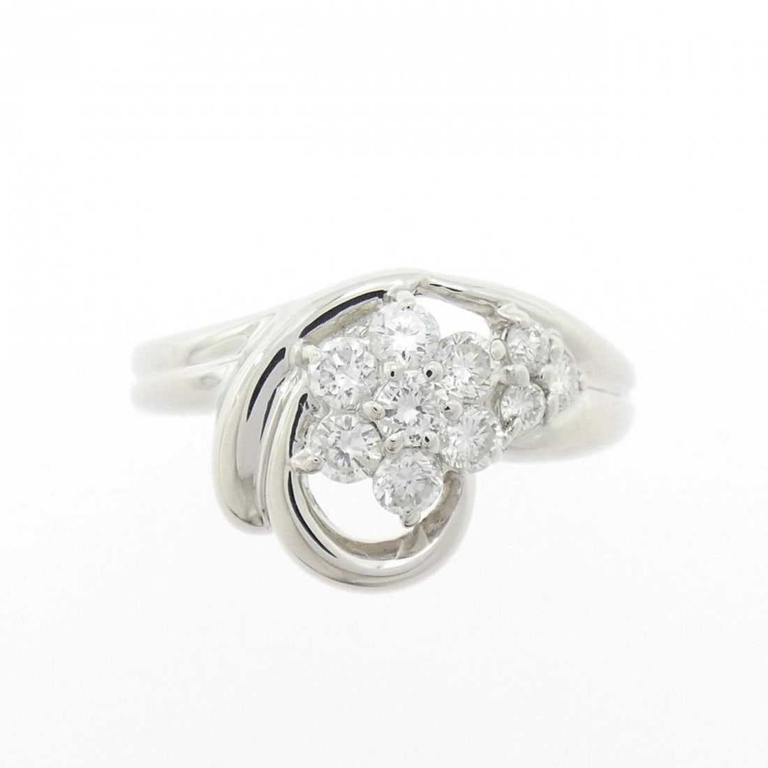 PT900 FLOWER DIAMOND RING: PT900 Flower Diamond Ring Brand: Unbranded Type/Style: Diamond Ring Material: PT900, Main Stone Natural Color: Silver Size: US 6 Accessories: None Accessories Notice: When purchasing pre-owned goods,