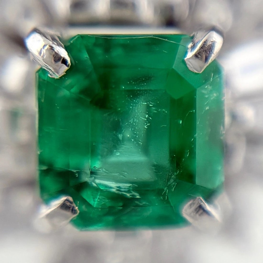 EMERALD DESIGN RING PLATINUM - 2