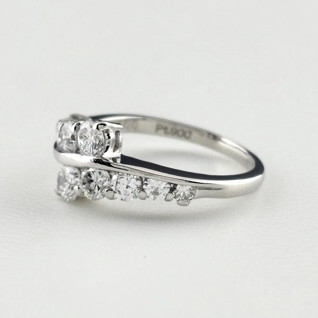 MELEE DIAMOND DESIGN RING PLATINUM: melee diamond design ring Platinum Brand: Unbranded Type/Style: Ring Material: Pt900, Color: PT Size: US 5.5 Accessories: None Accessories Notice: When purchasing pre-owned goods, please r