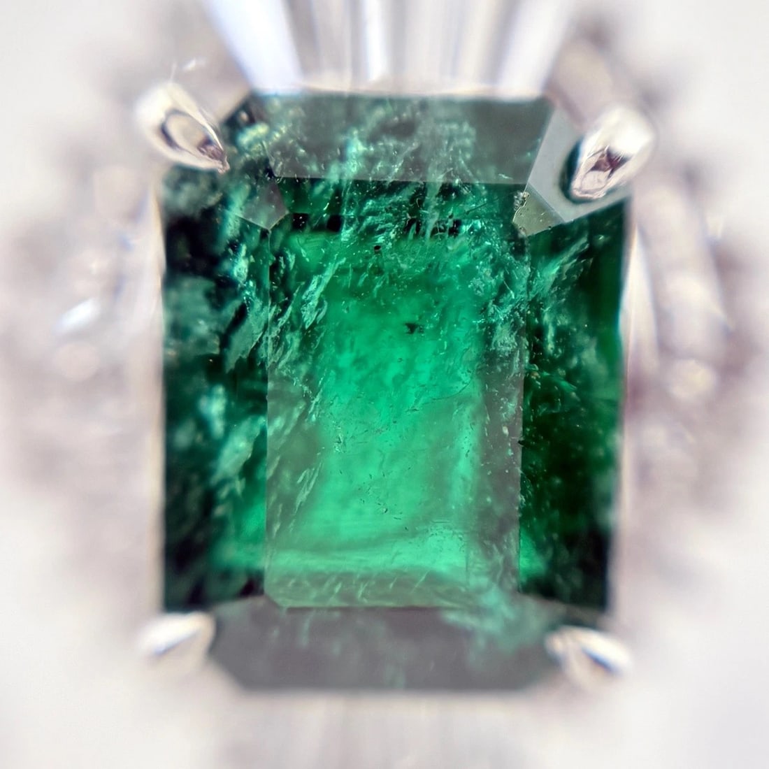 EMERALD DESIGN RING PLATINUM - 2