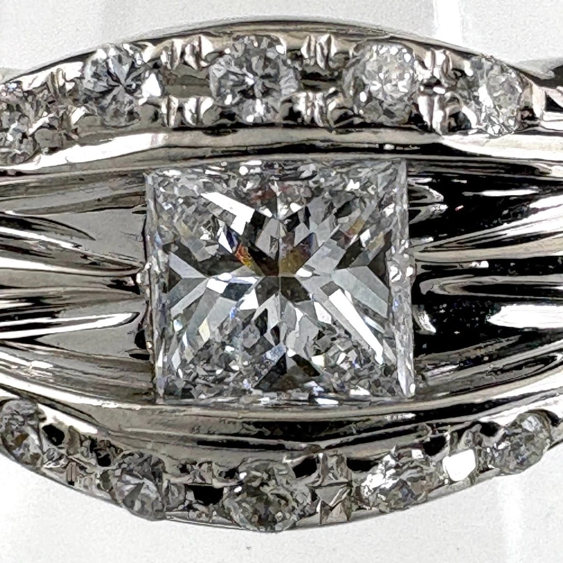DIAMOND DESIGN RING PLATINUM - 2