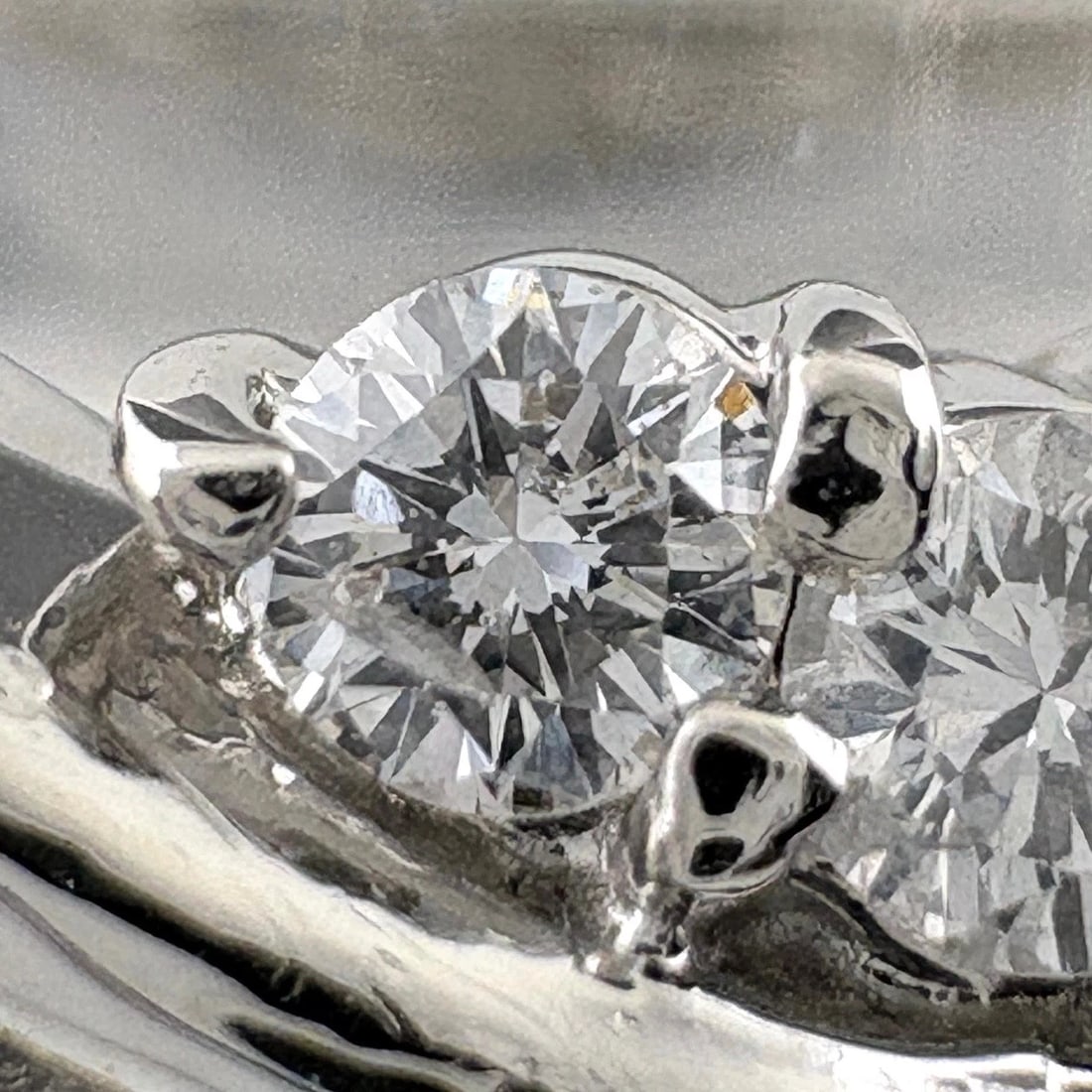 MELEE DIAMOND DESIGN RING PLATINUM - 2