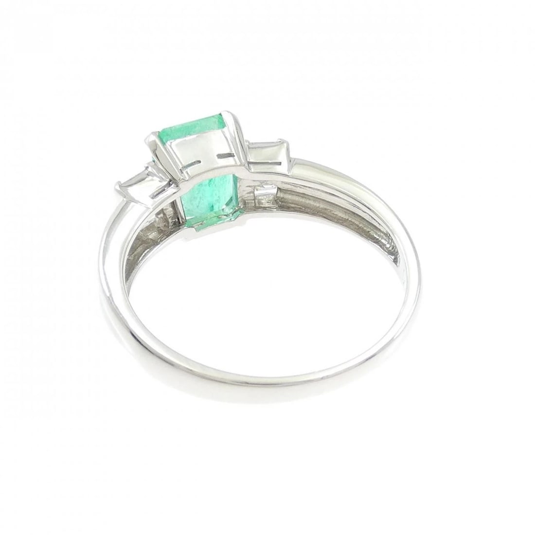 PT900 EMERALD RING - 2
