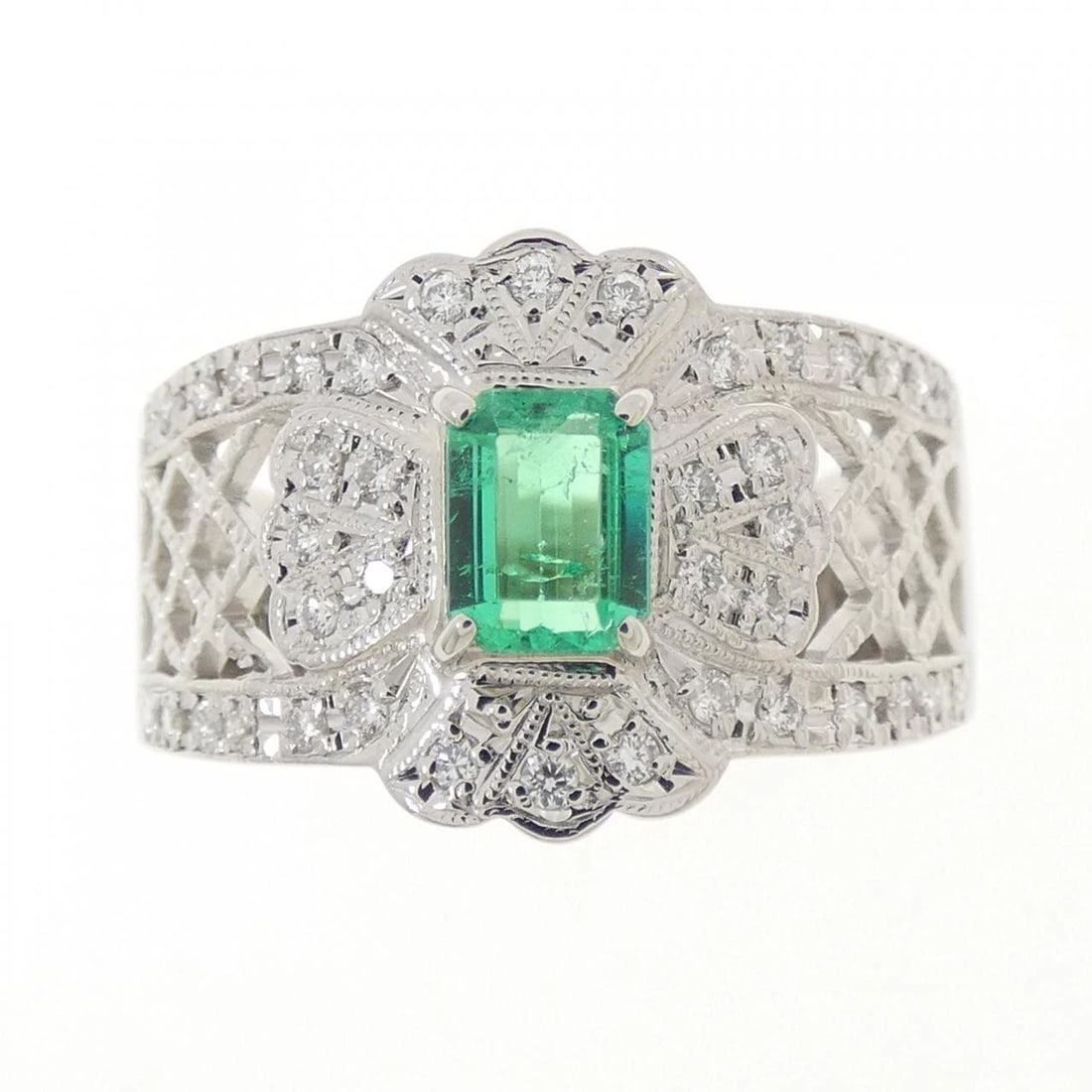 PT900 EMERALD RING - 2