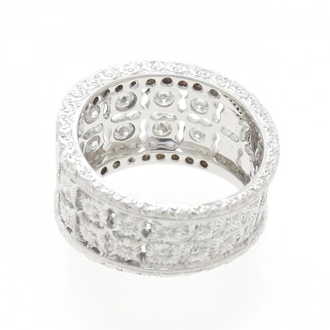 K18WG DIAMOND RING - 3