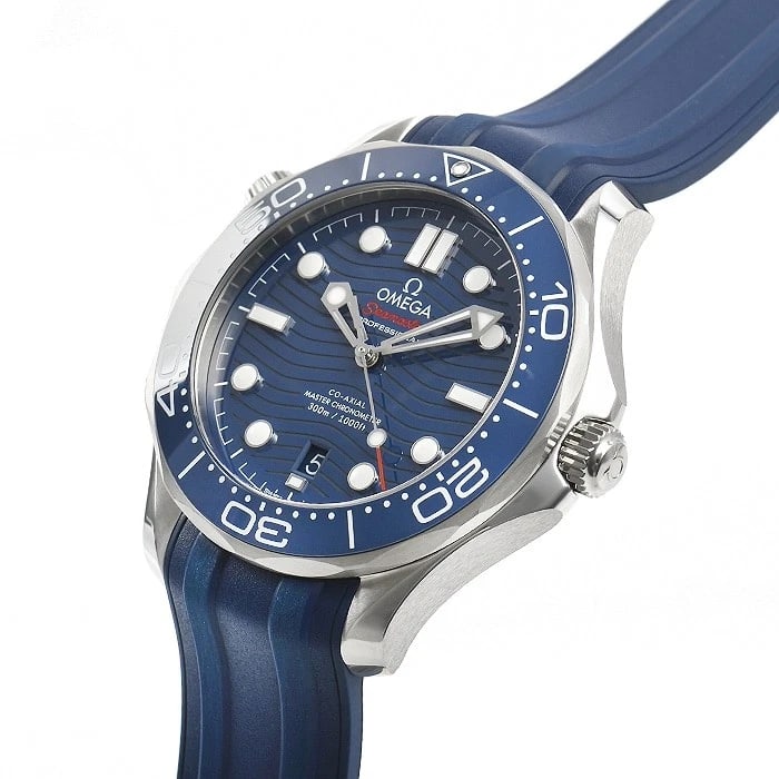 OMEGA SEAMASTER DIVER WATCH: OMEGA Seamaster Diver Brand: OMEGA Type/Style: Wristwatch Material: Case Material Stainless steel and ceramic Color: Dial Color blue Size: Case Size Case Size: 42.0mm Accessories: None Accessories