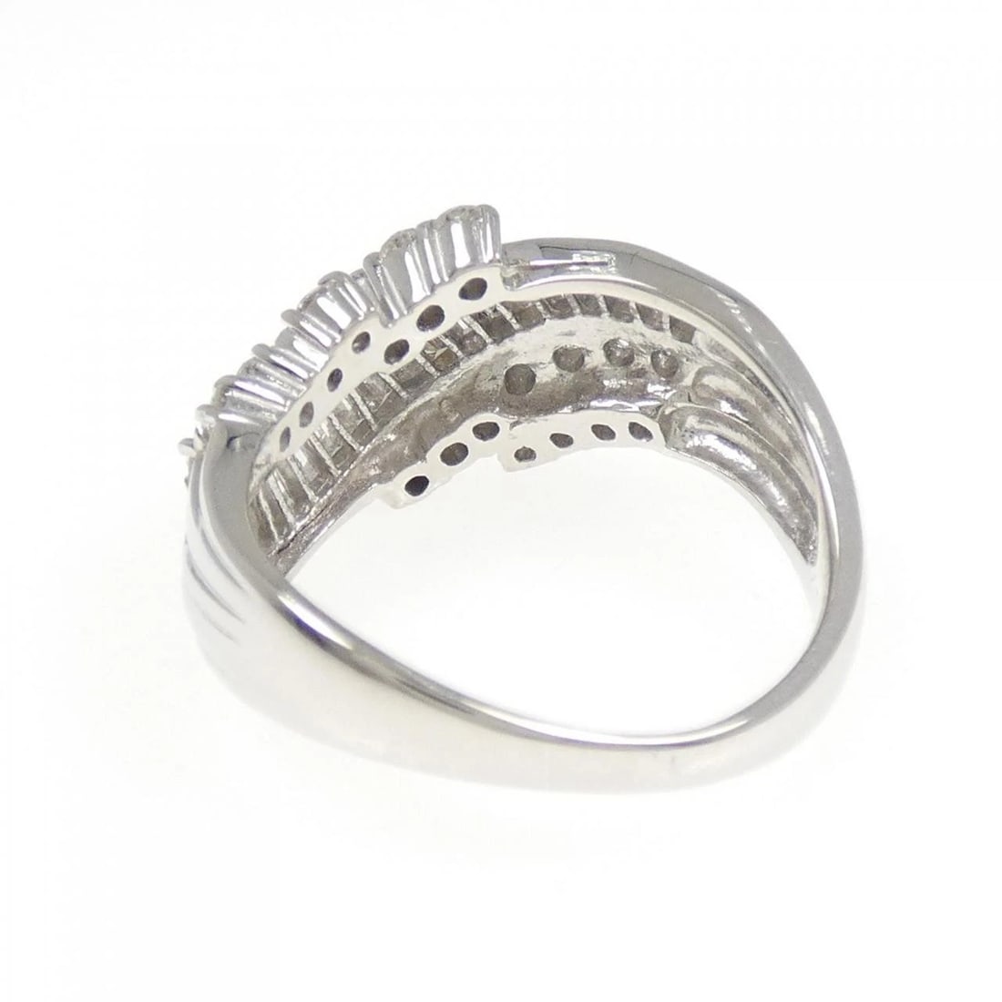 PT900 DIAMOND RING - 2