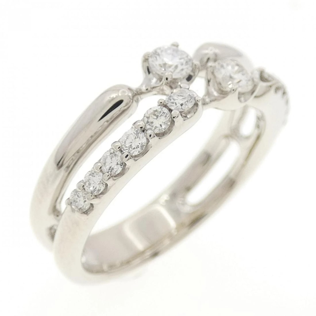 PT950 DIAMOND RING: PT950 Diamond Ring Brand: Unbranded Type/Style: Diamond Ring Material: PT950, Main Stone Natural Color: silver Size: US 6 1/4 Accessories: None Accessories Notice: When purchasing pre-owned goods,