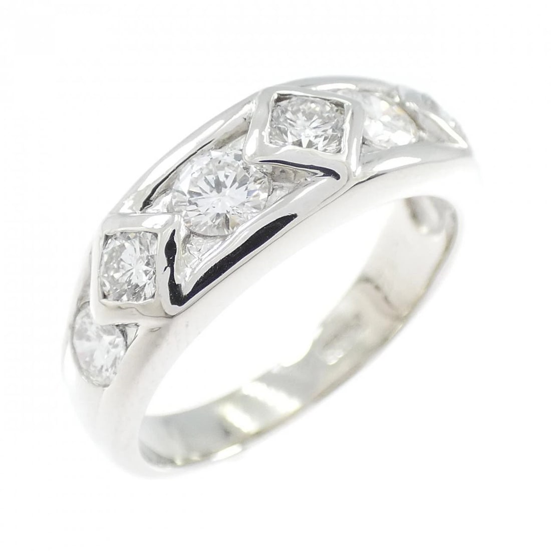 PT900 DIAMOND RING: PT900 Diamond Ring Brand: Unbranded Type/Style: Diamond Ring Material: Platinum900, Color: Silver Size: US 6 1/2 Accessories: None Accessories Notice: When purchasing pre-owned goods, plea