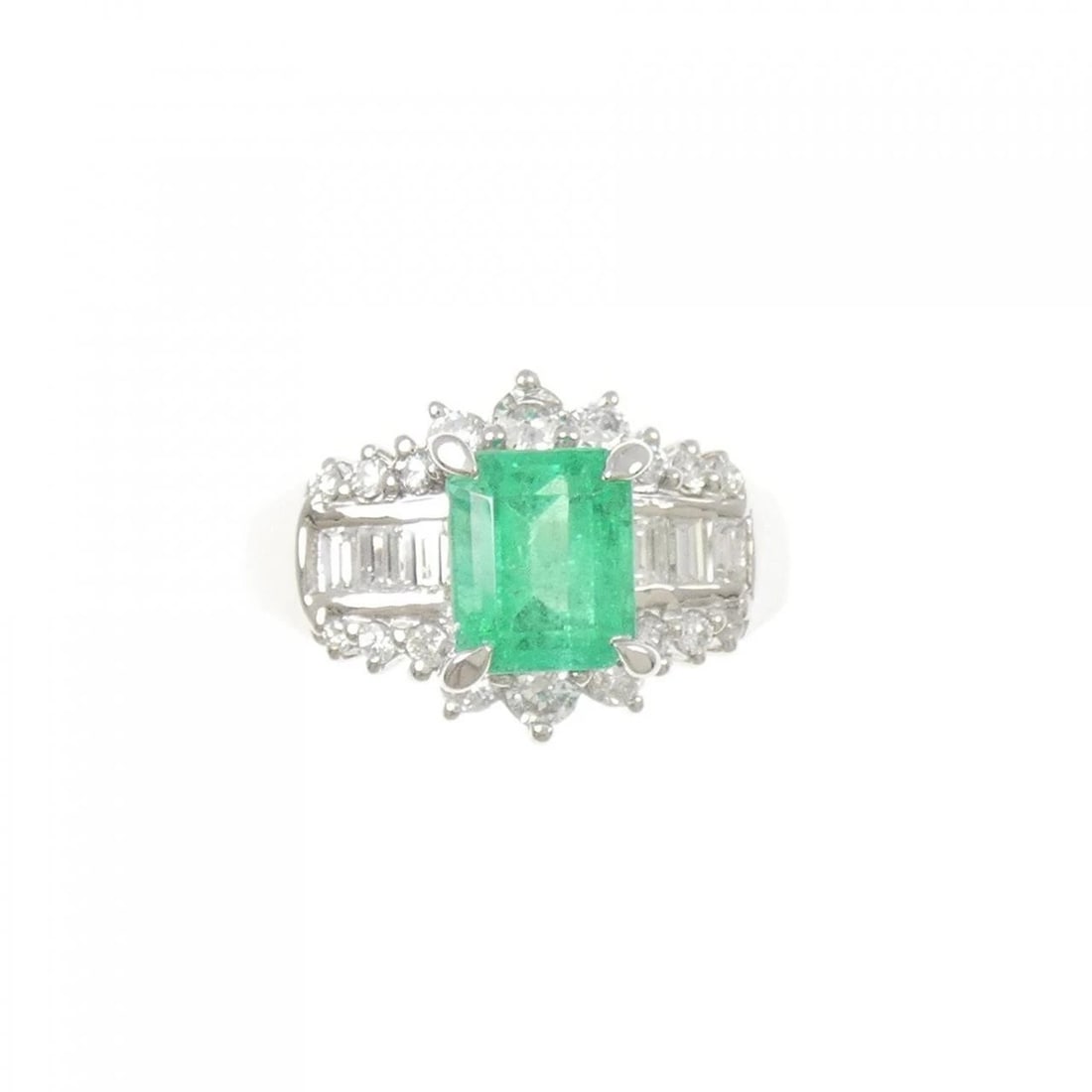 PT850 EMERALD RING - 2
