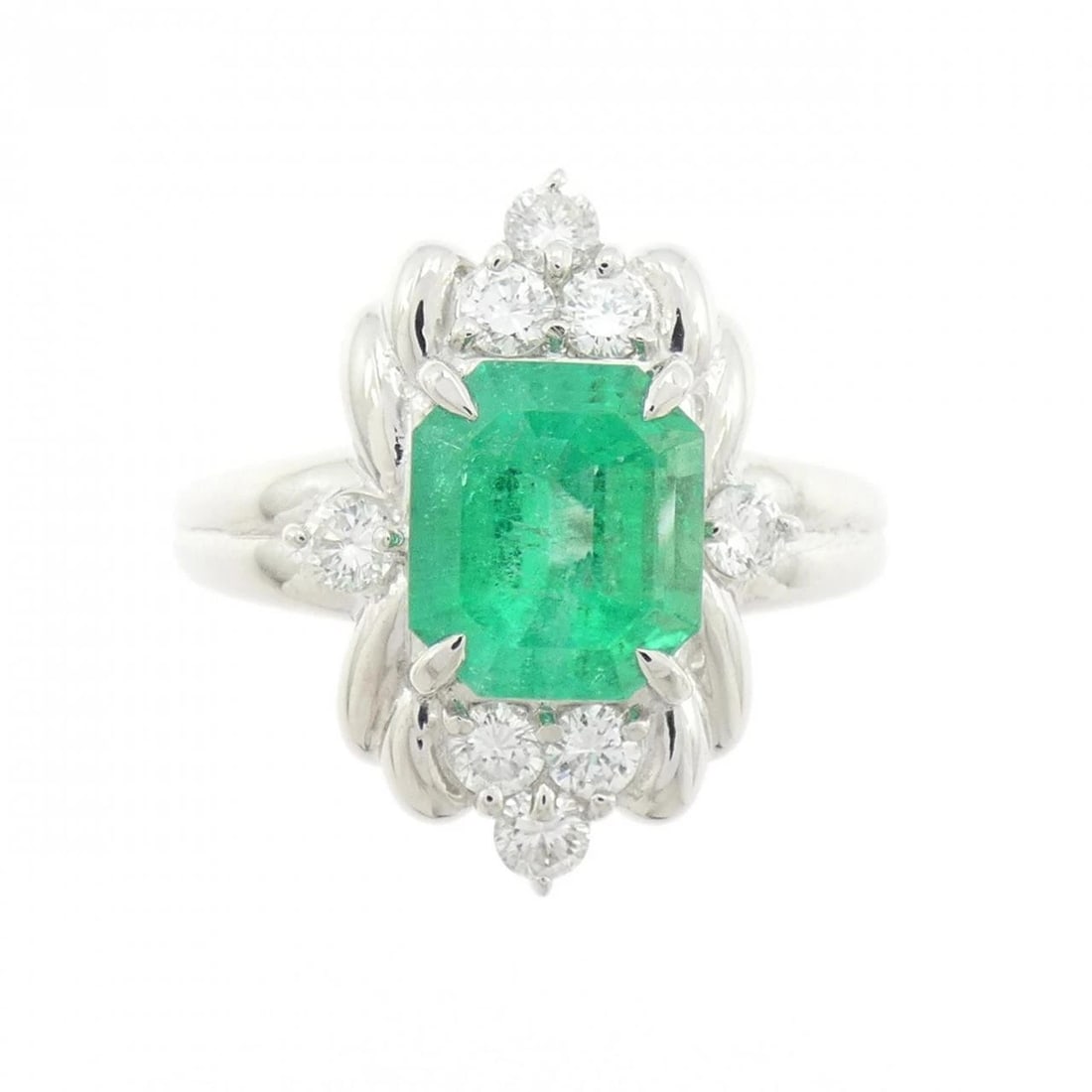 PT900 EMERALD RING - 2