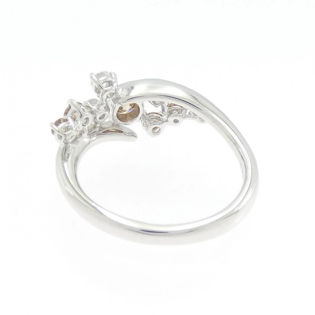 K18WG DIAMOND RING - 2