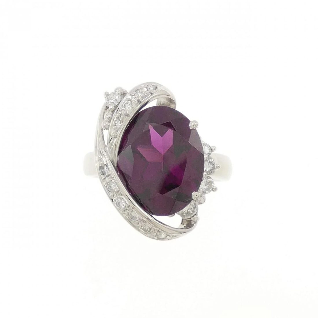 PT900 GARNET RING - 2