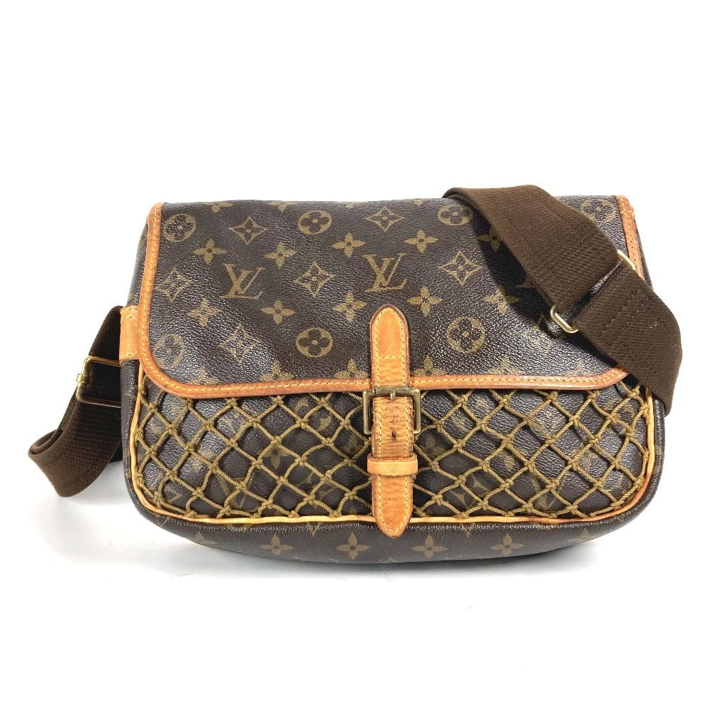 LOUIS VUITTON MONOGRAM CONGO PM CROSSBODY SHOULDER BAG: LOUIS VUITTON Monogram Congo PM Crossbody Shoulder Bag Brand: LOUIS VUITTON Type/Style: Shoulder Bag Material: MonogramCanvas Color: Brown Size: W10.6?H8.1?D2.8inch / W27cm?H20.5cm?D7cm Accessorie