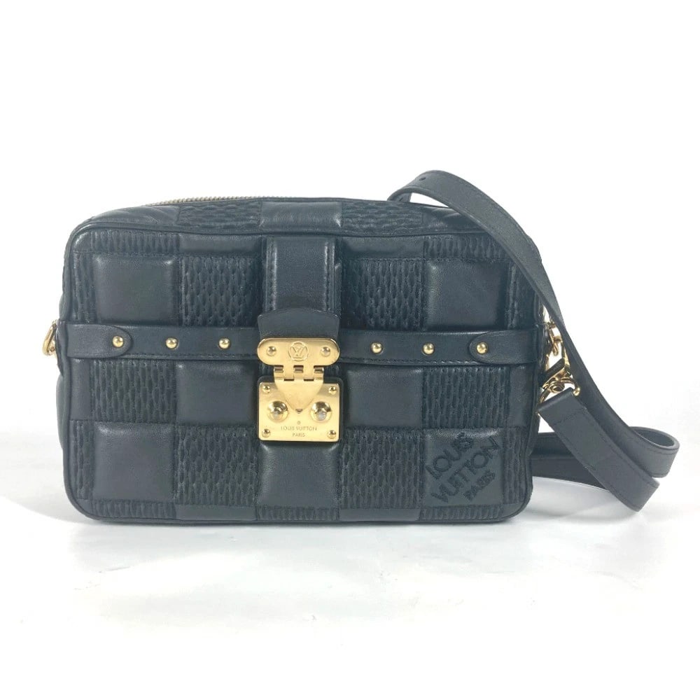LOUIS VUITTON DAMIER POCHETTE TROCA POCHETTE CLUTCH 3WAY BAG: LOUIS VUITTON Damier Pochette Troca Pochette Clutch 3WAY Bag Brand: LOUIS VUITTON Type/Style: Shoulder Bag Material: Leather Color: Noir / Black Size: W8.7?H5.5?D2.4inch / W22cm?H14cm?D6cm Accesso
