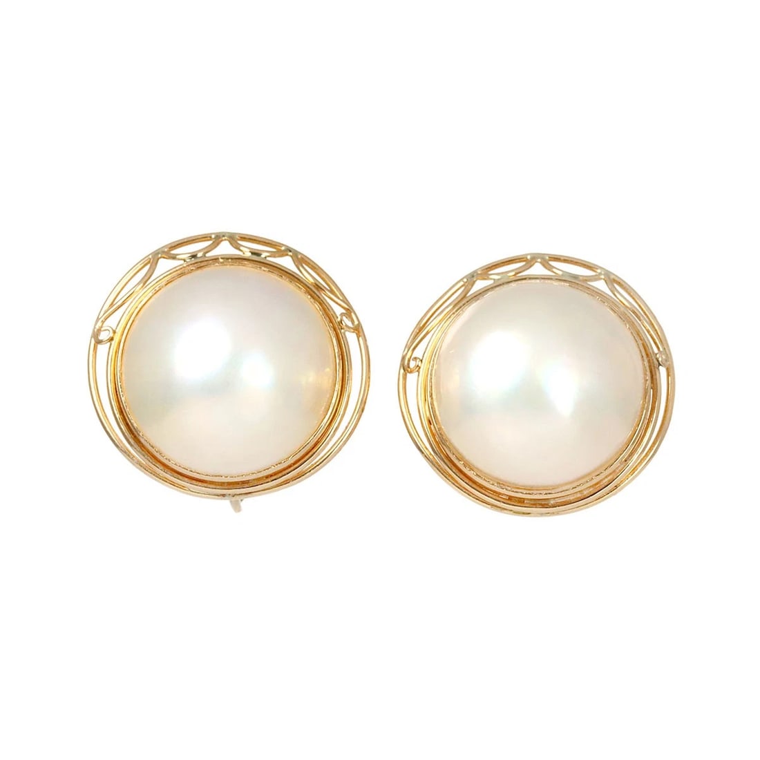 MABE PEARL EARRINGS YG 750: Mabe Pearl Earrings YG 750 Brand: Unbranded Type/Style: Earrings Material: 750 Yellow Gold, Color: Gold Size: W 18.3 x H 17.8mm Accessories: None Accessories Notice: When purchasing pre-ow