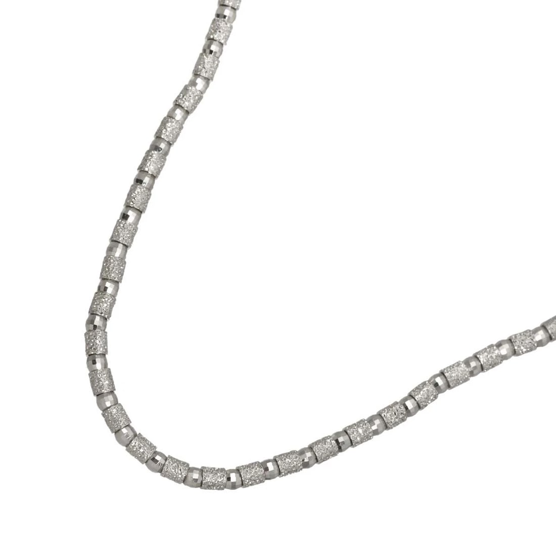 NECKLACE WHITE GOLD 750: Necklace White Gold 750 Brand: Unbranded Type/Style: Necklace Material: 750 White Gold, Color: White Gold Size: internal circumference of the chain:16.3inch Chain width:2mm Accessories: None <