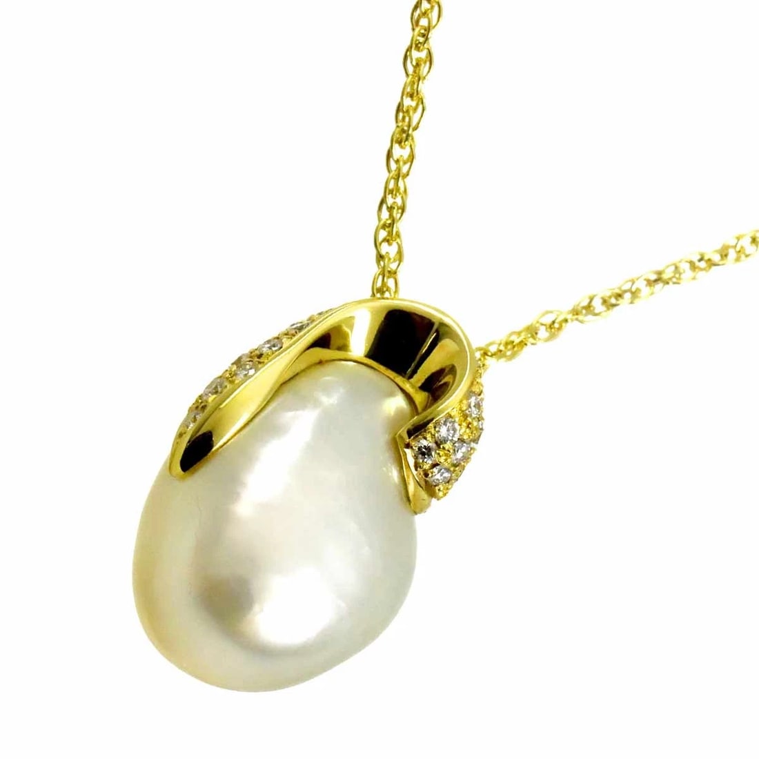 MIKIMOTO BAROQUE PEARL DIAMOND NECKLACE: MIKIMOTO Baroque Pearl Diamond Necklace Brand: MIKIMOTO Type/Style: Necklace Material: 750 Yellow Gold, Color: Yellow Gold Size: internal circumference of the chain: 18.1inch Top Charm(max):W 13.6 X H