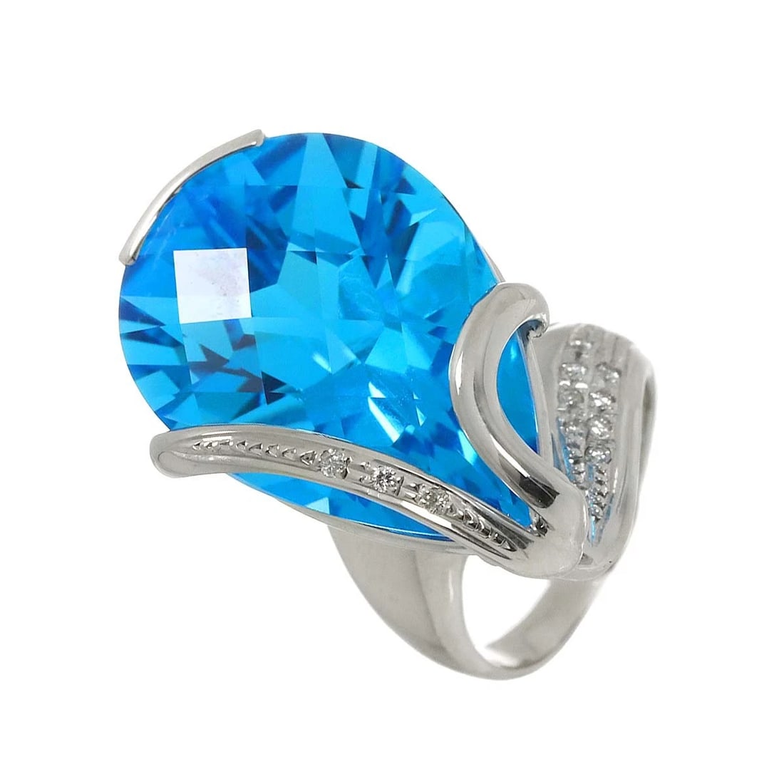 BLUE TOPAZ DIAMOND RING WG 750: Blue Topaz Diamond Ring WG 750 Brand: Unbranded Type/Style: Ring Material: 750White Gold, Main Stone Blue Topaz Color: White Gold Size: 5.25-5.5(US) Accessories: None Accessories Notice: W