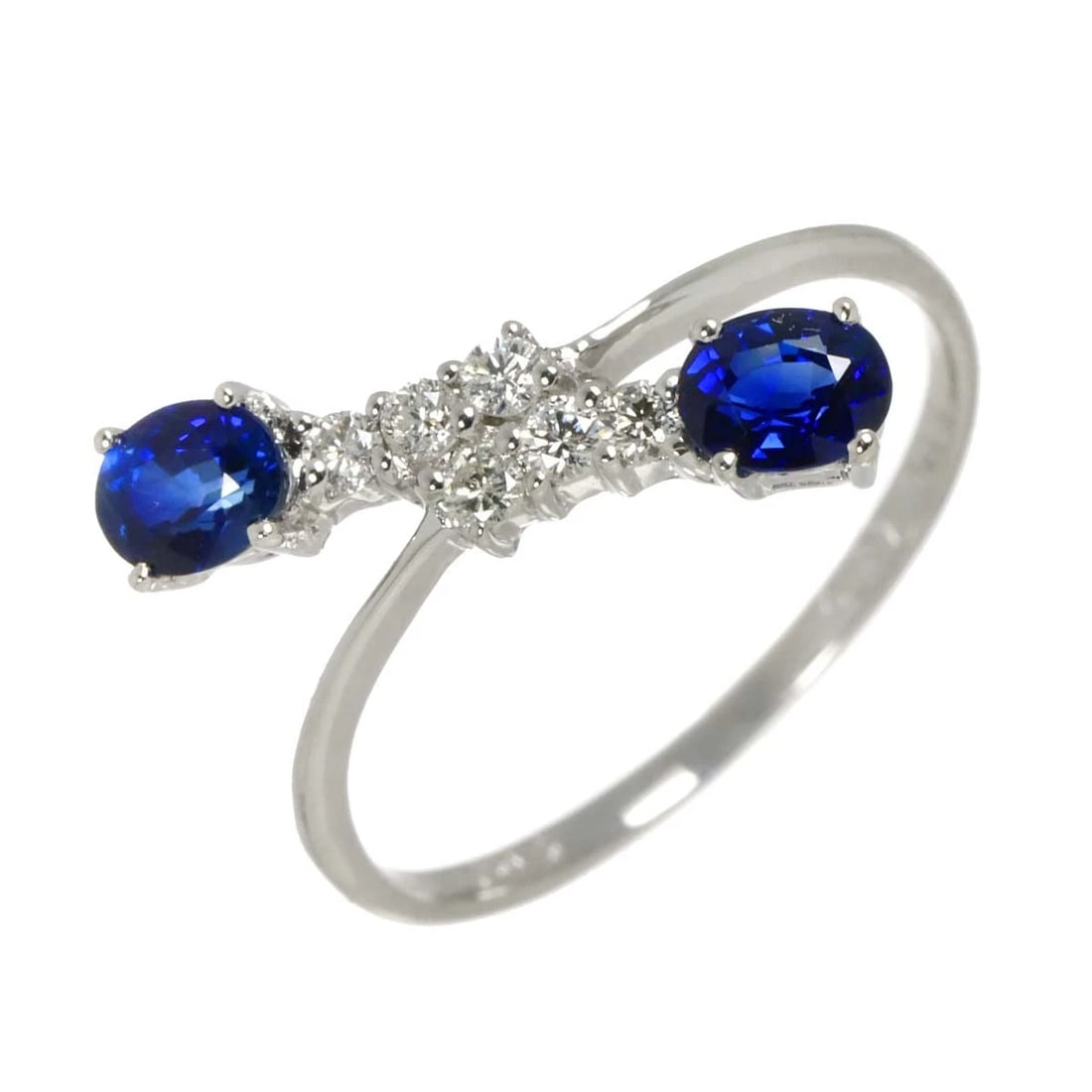 SAPPHIRE DIAMOND RING WG 750: Sapphire Diamond Ring WG 750 Brand: Unbranded Type/Style: Ring Material: 750 White Gold, Main Stone Sapphire Color: White Gold Size: 6.25-6.5(US) Accessories: None Accessories Notice: When
