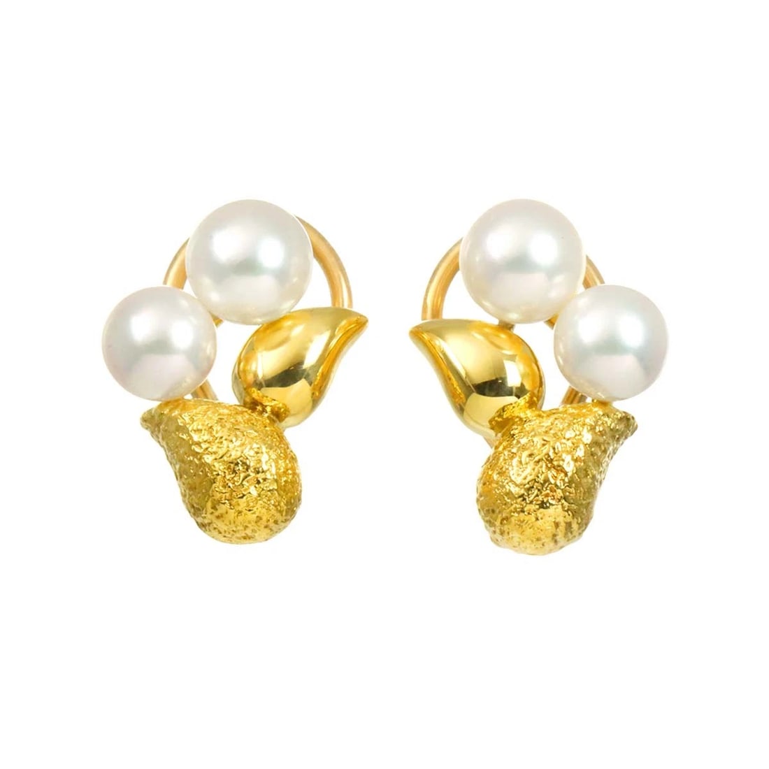 MIKIMOTO AKOYA PEARL EARRINGS CLIP ON: MIKIMOTO Akoya Pearl Earrings Clip on Brand: MIKIMOTO Type/Style: Earrings Material: 750 Yellow Gold, Color: Yellow Gold Size: W13.2 x H17.4mm Accessories: None Accessories Notice: When pu