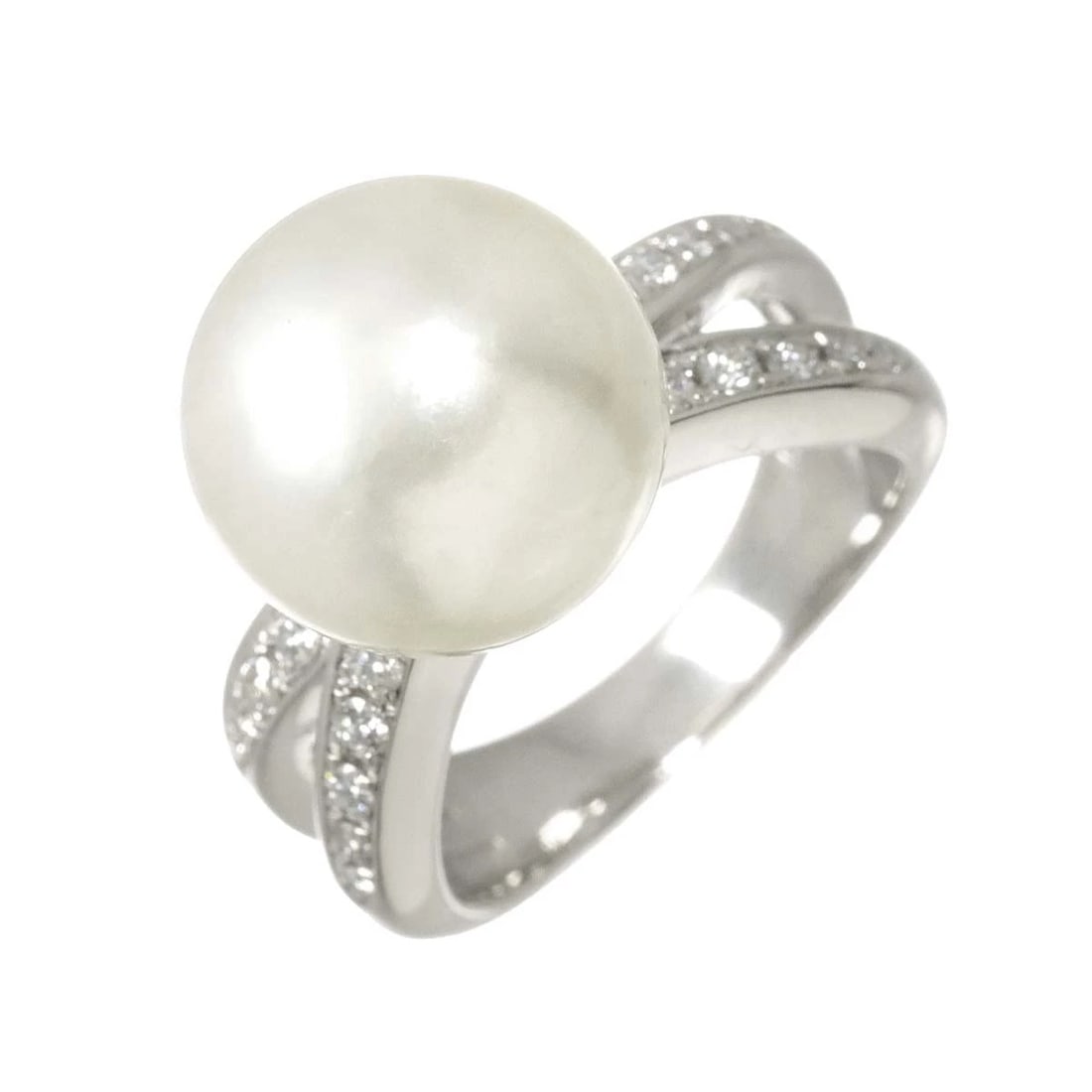 TASAKI SOUTH SEA PEARL DIAMOND RING PT: TASAKI South Sea pearl Diamond Ring Pt Brand: TASAKI Type/Style: Ring Material: Pt900, Color: Platinum Size: 5.5-5.75(US) Accessories: None Accessories Notice: When purchasing pre-owned go