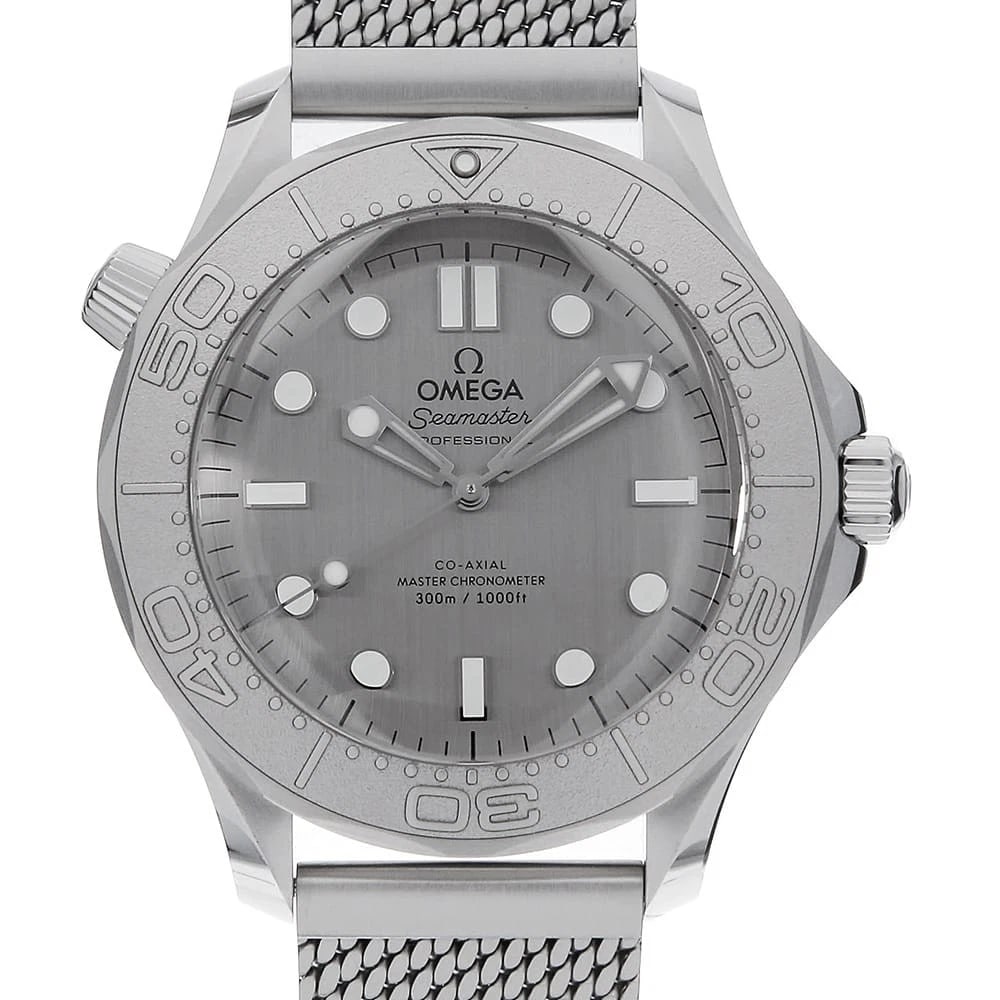OMEGA SEAMASTER DIVER WATCH: OMEGA Seamaster Diver Watch Brand: OMEGA Type/Style: Wrist watch Material: Band Material Stainless Steel, Case Material Stainless Steel Color: Dial Color Gray Size: Case Size Case:W42mm Circumference 