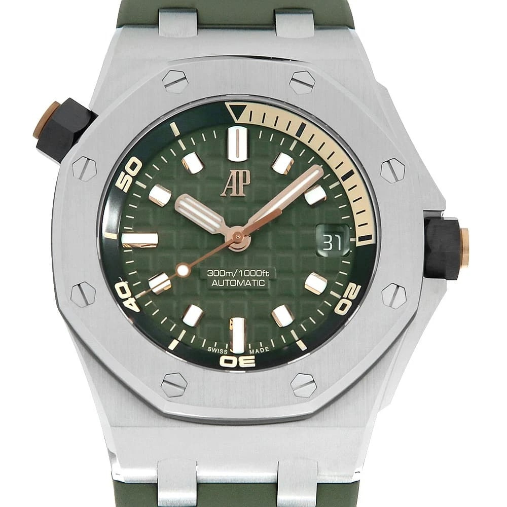 AUDEMARS PIGUET ROYAL OAK OFFSHORE DIVER WATCH: AUDEMARS PIGUET Royal Oak Offshore Diver Watch Brand: AUDEMARS PIGUET Type/Style: Wrist watch Material: Band Material rubber, Case Material Stainless Steel Color: Dial Color Green Size: Case Size Case
