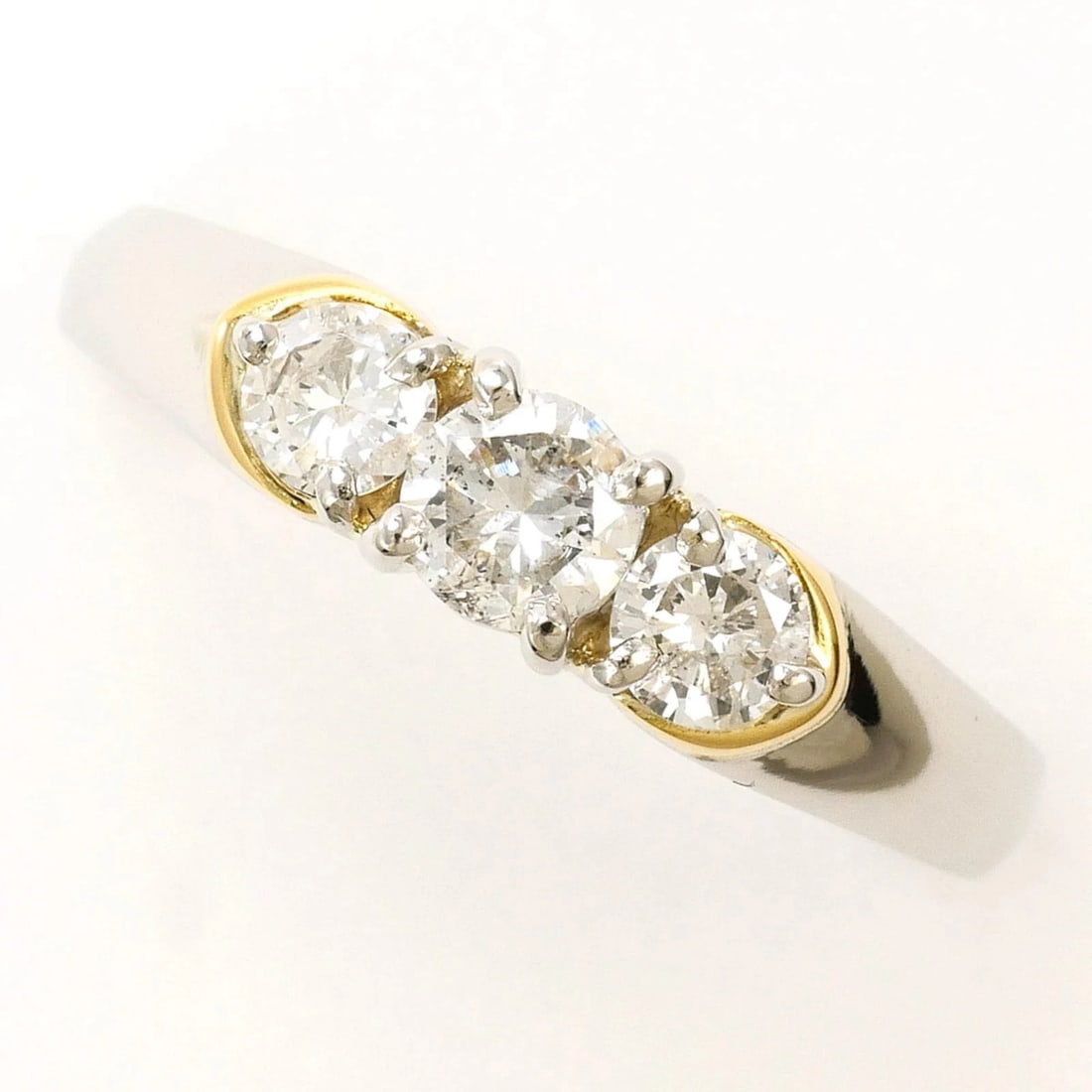 PLATINUM 900 18K YELLOW GOLD RING WITH DIAMOND: Platinum 900 18K Yellow Gold Ring with Diamond Brand: Unbranded Type/Style: Band ring Material: Platinum 900, Yellow gold (18K), Main Stone natural Color: Pt, YG Size: US7 Accessories: None