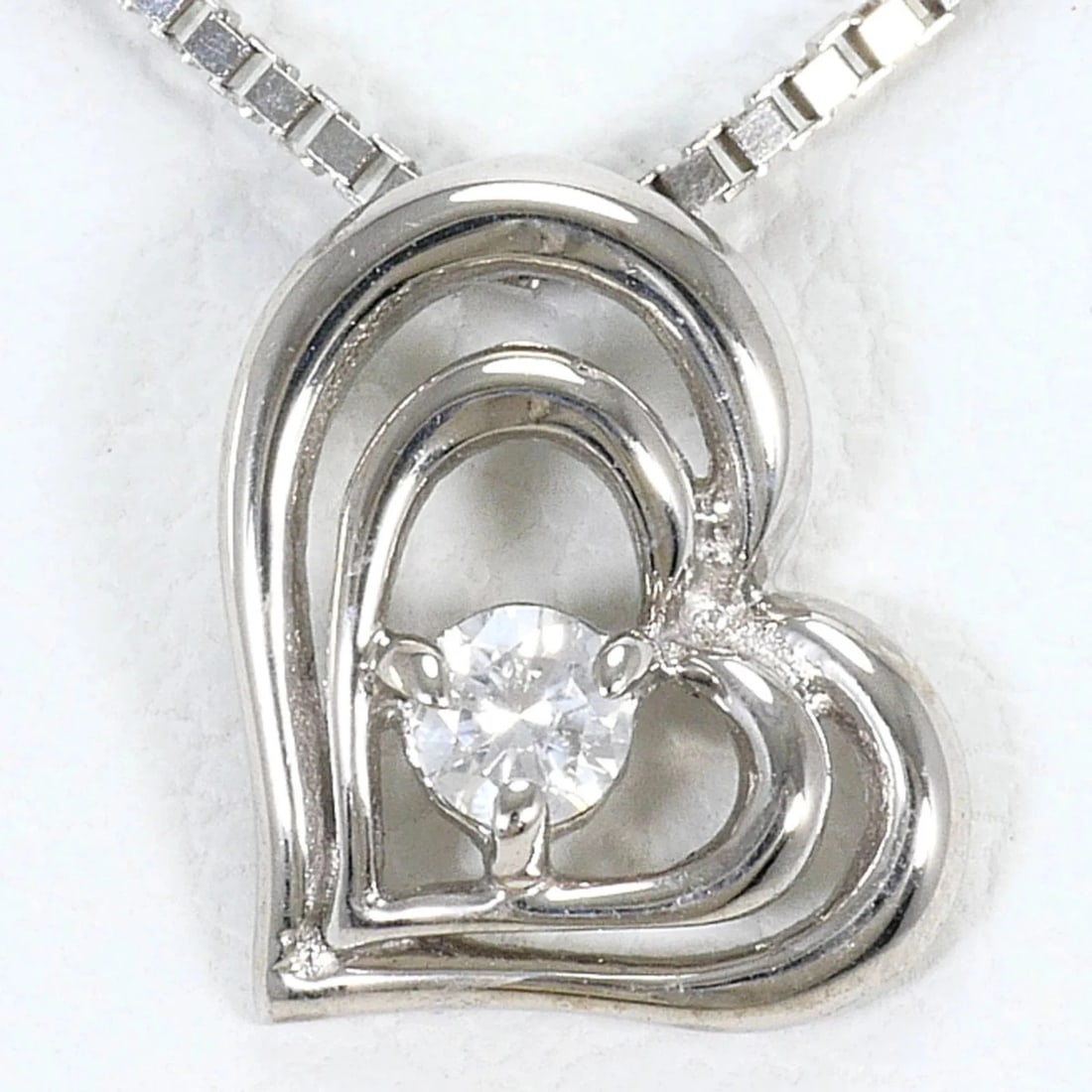 14K WHITE GOLD NECKLACE WITH DIAMOND: 14K White Gold Necklace with Diamond Brand: Unbranded Type/Style: Necklace Material: White gold (14K), Main Stone natural Color: WG Size: Neck Circumference 39 cm / 15.35'' Pendant Size 10mm x 3mm / 0