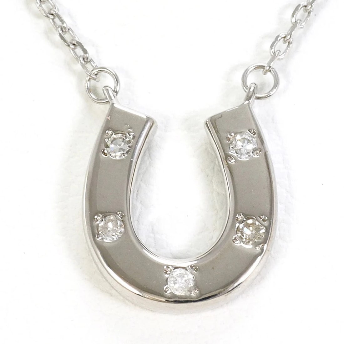 14K WHITE GOLD NECKLACE WITH DIAMOND: 14K White Gold Necklace with Diamond Brand: Unbranded Type/Style: Necklace Material: White gold (14K), Main Stone natural Color: WG Size: Neck Circumference 41 cm / 16.14'' Pendant Size 10mm x 9mm /