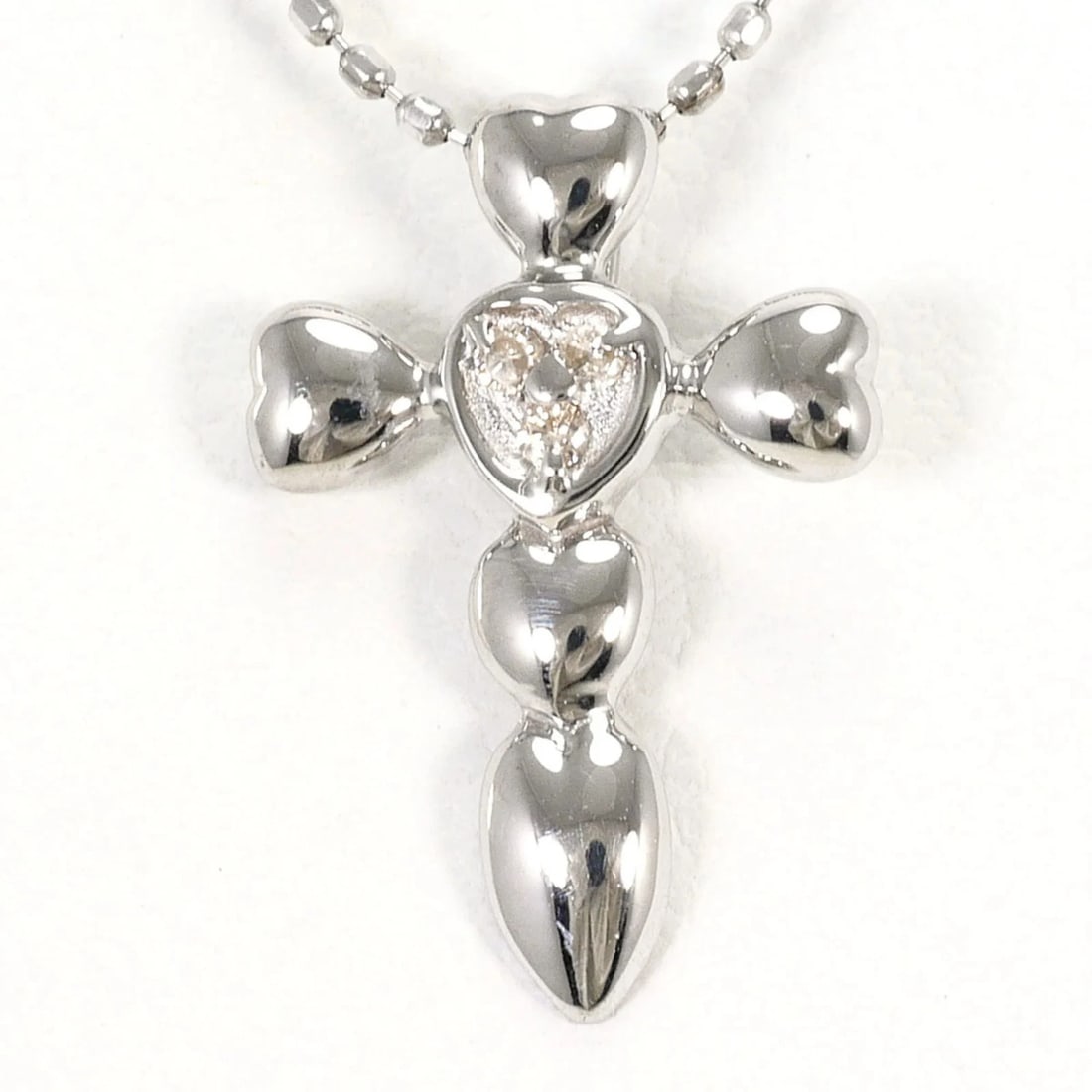 10K WHITE GOLD NECKLACE WITH DIAMOND: 10K White Gold Necklace with Diamond Brand: Unbranded Type/Style: Necklace Material: White gold (10K), Main Stone natural Color: WG Size: Neck Circumference 40 cm / 15.74'' Pendant Size 15mm x 10mm /