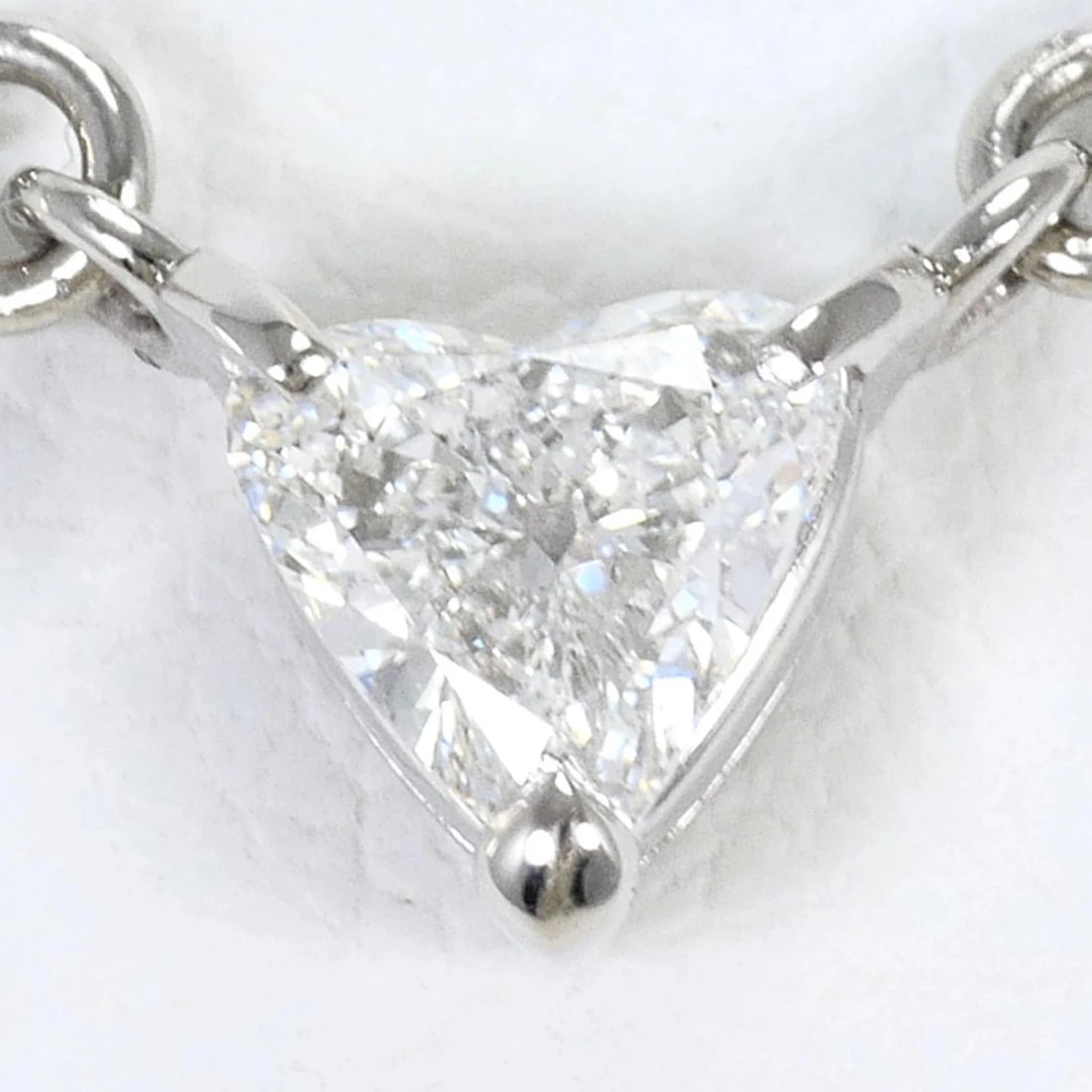 PLATINUM 850 NECKLACE WITH DIAMOND: Platinum 850 Necklace with Diamond Brand: Unbranded Type/Style: Necklace Material: Platinum, Platinum 850, Main Stone natural Color: Pt Size: Neck Circumference 41 cm / 16.14''Pendant Size 5mm x 5mm