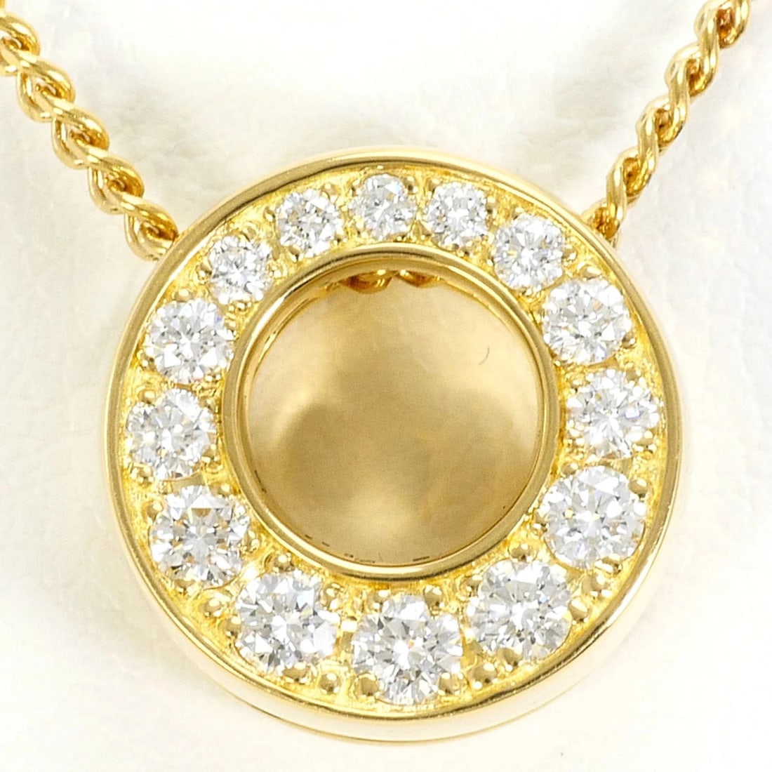 18K YELLOW GOLD NECKLACE: 18K Yellow Gold Necklace Brand: Unbranded Type/Style: Necklace Material: Yellow gold (18K), Main Stone Natural Color: YG Size: Neck Circumference 40 cm / 15.74'' Pendant Size 12mm x 12mm / 0.47'' x
